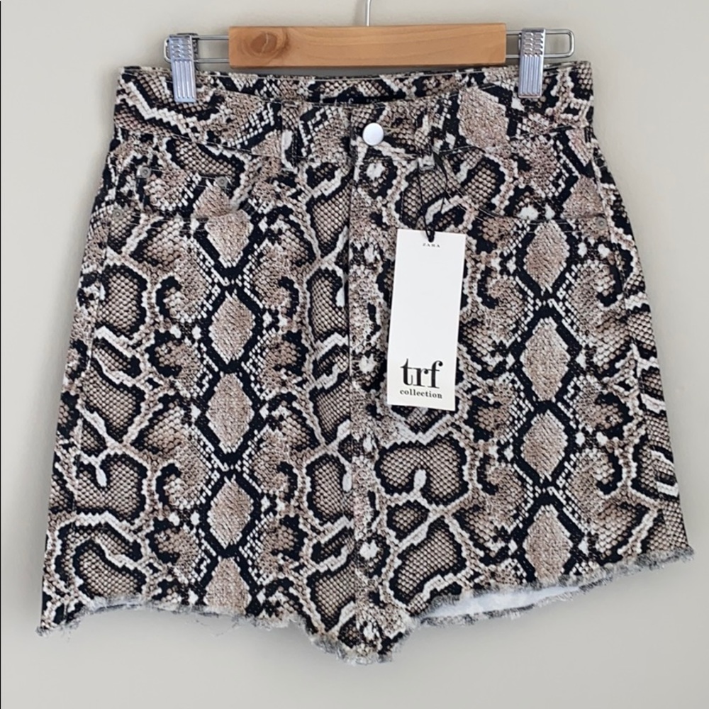 NWT Small/26W Zara trf Snakeskin Denim Skirt!
